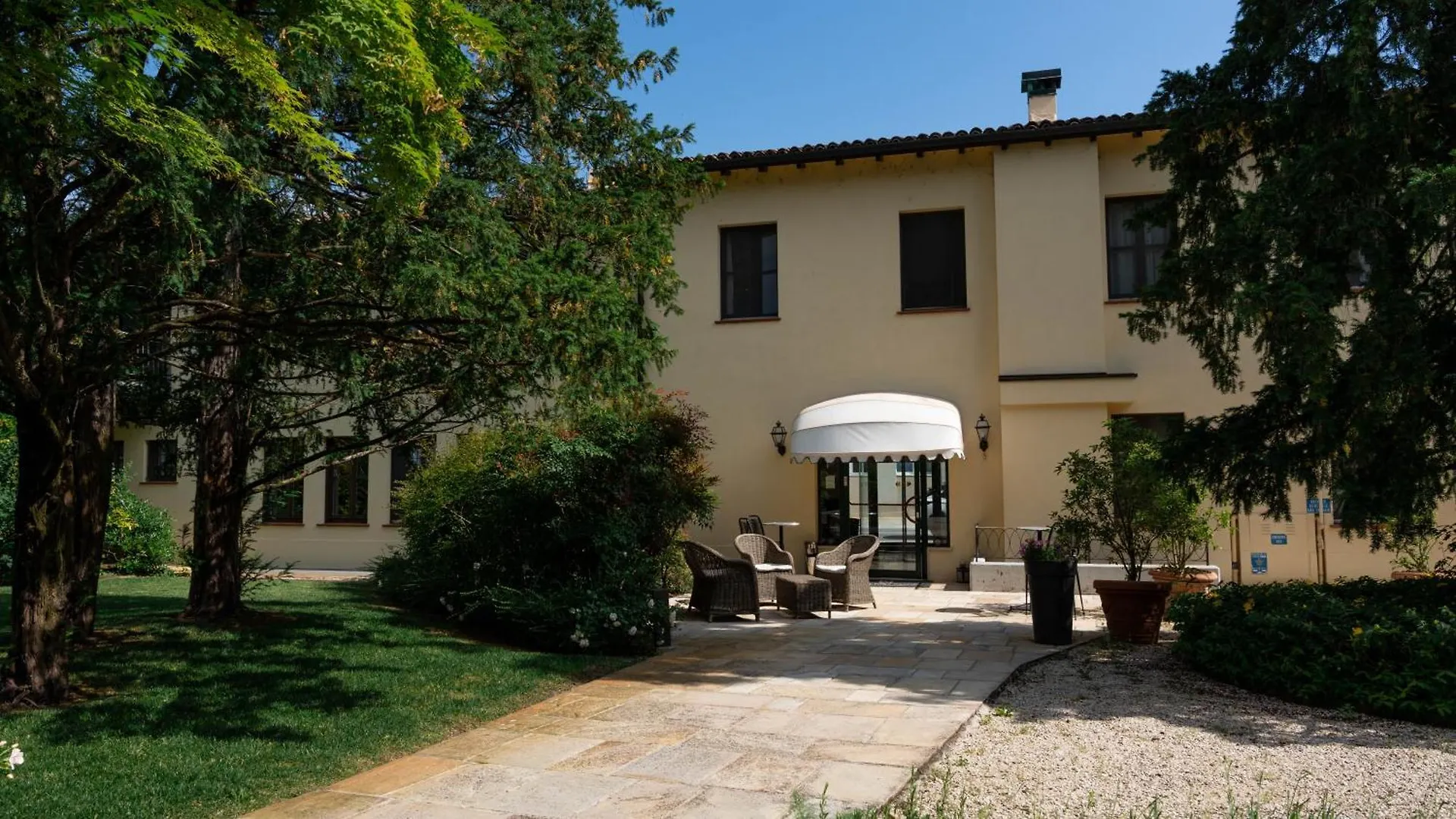 Hotel Villa Nabila Reggiolo