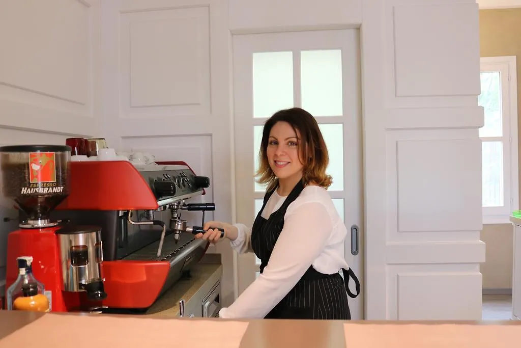 Hotel Villa Nabila Reggiolo 3*,  Italia