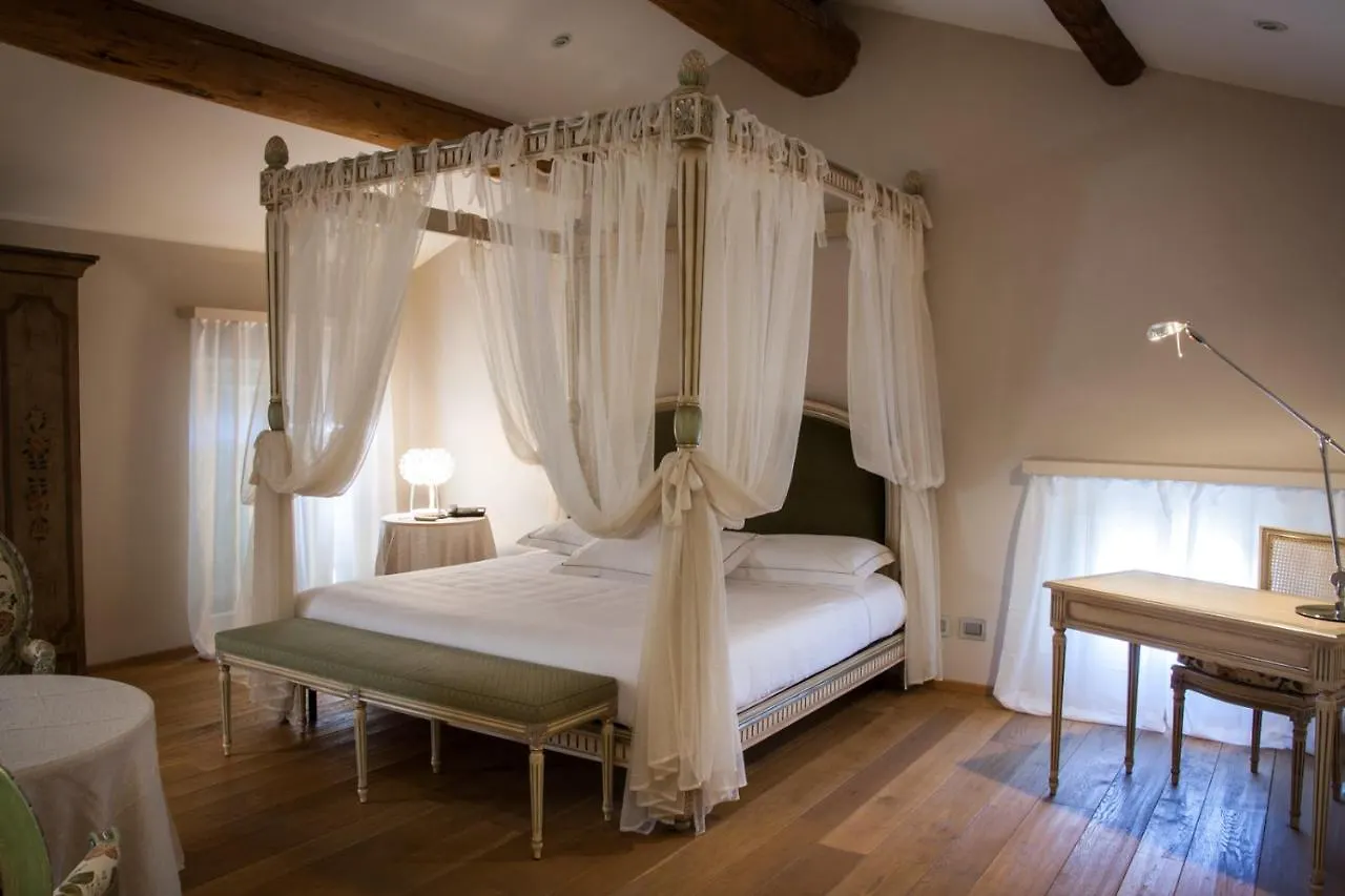 Hotel Villa Nabila Reggiolo 3*,