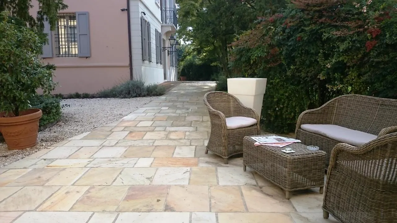 Hotel Villa Nabila Reggiolo